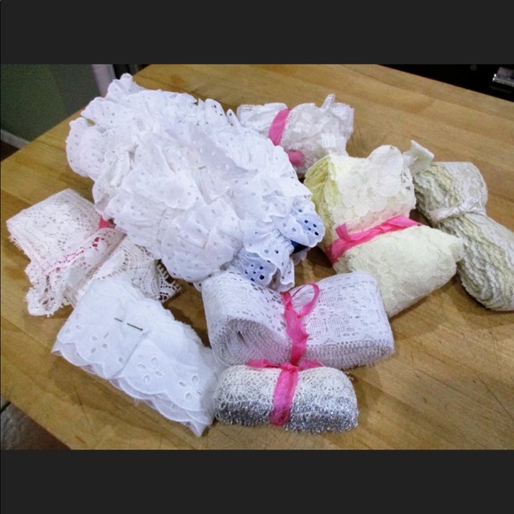 GRAB BAG - large Lot of Lace, Ribbon or Appliqués - Picture 9 of 10